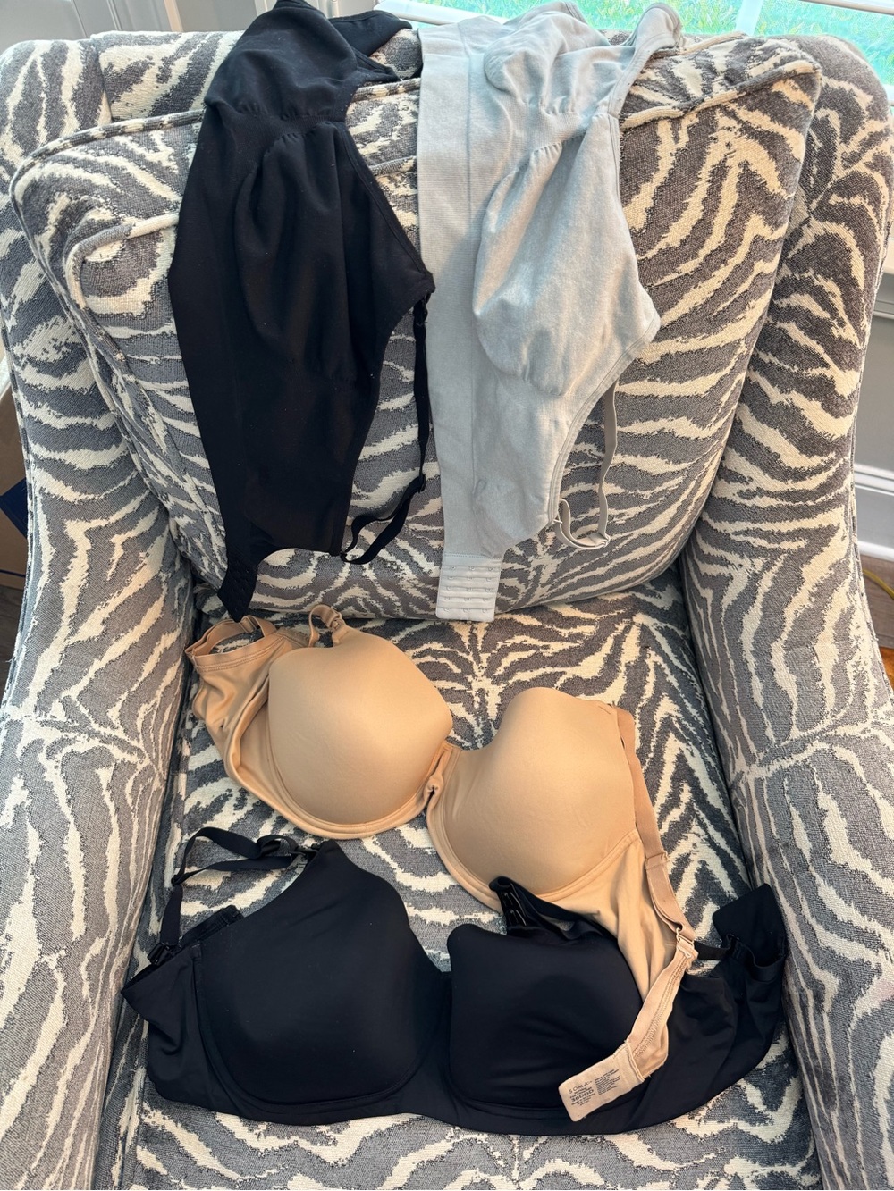 Set of 4 Maternity Pumping Nursing Bras- Soma and Simple Wishes
